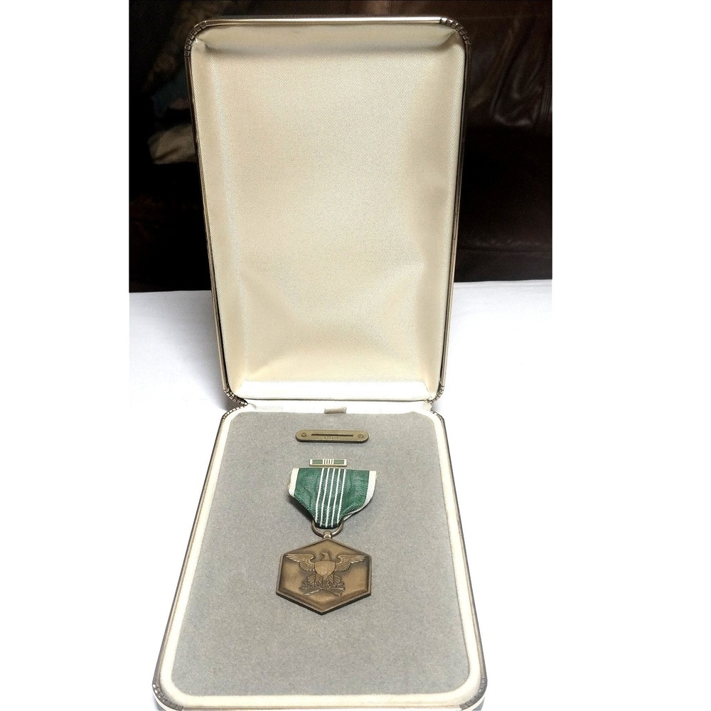 US Army Commendation Medal Set w/ Presentation Case Ribbon Bar Lapel Pin Bronze